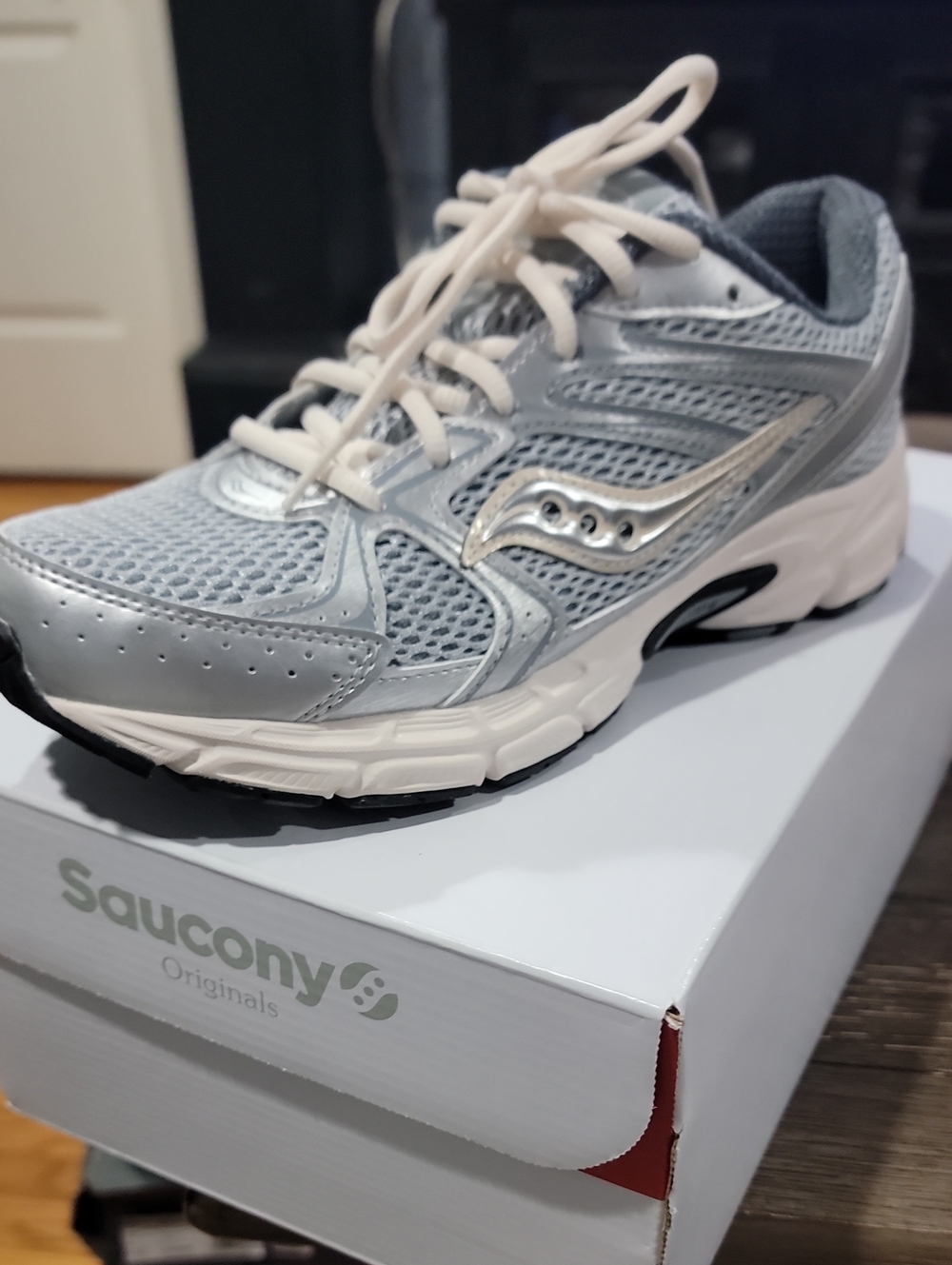 Saucony Women's Gray and White Mesh Running Sneakers